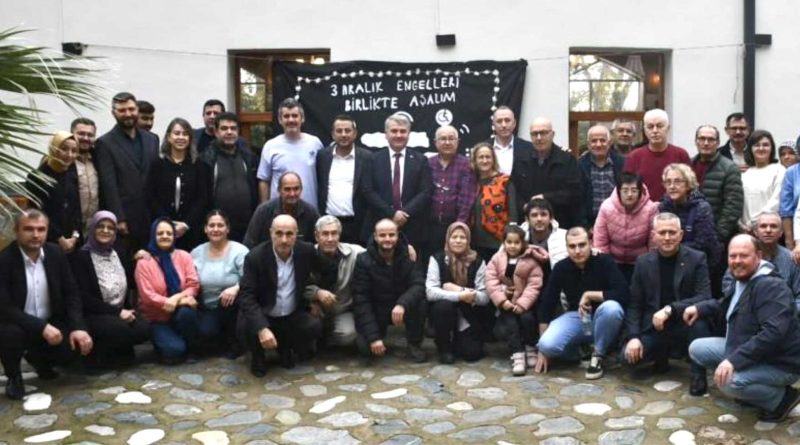 AK Parti Engellileri Unutmadı