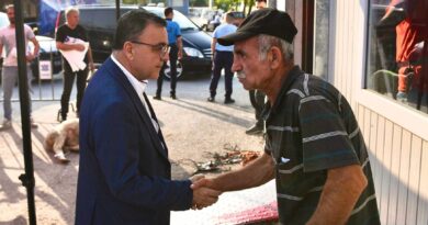 Başkan Şehirli Komşularının Yanında