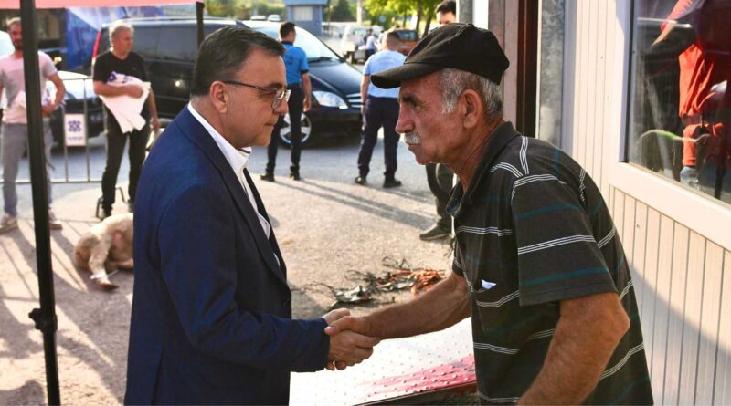 Başkan Şehirli Komşularının Yanında