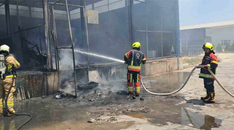 Toptancı Sebze Halinde Korkutan Yangın