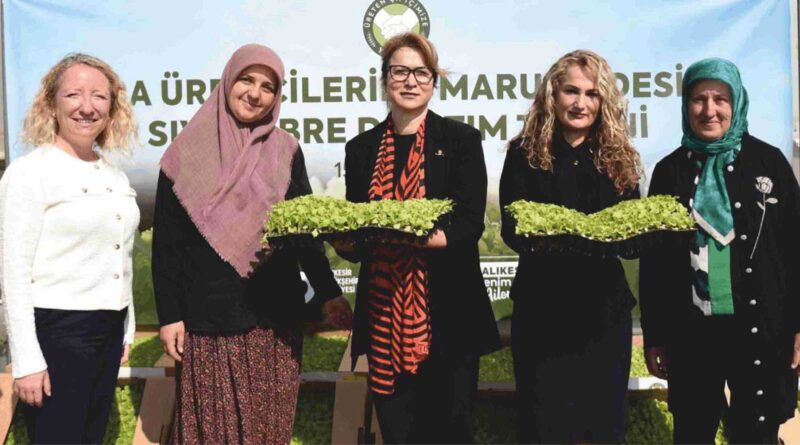 Başkan Akın’dan Kadın Çiftçilere Destek