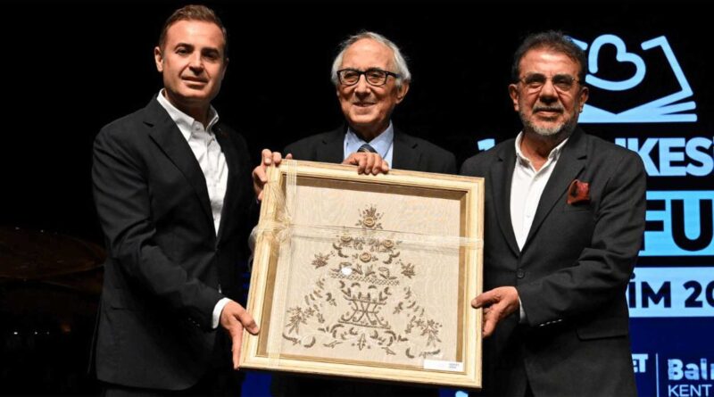 1. Balıkesir Kitap Fuarı Coşkuyla Açıldı
