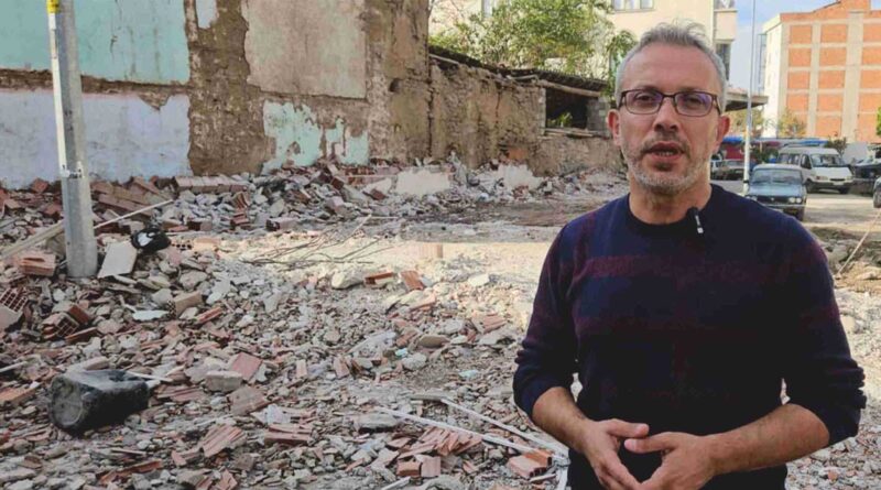 Deprem Araştırmacısı, Sındırgı’da 36 Saat Geçirdi