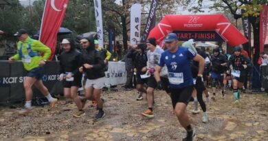 Kar Spor İda Ultra, Sağanak Yağışa Rağmen Sürüyor