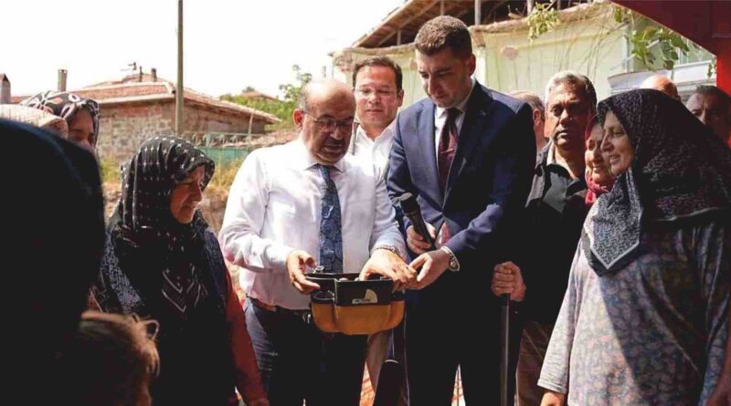 Deprem Konutları Hak Sahiplerine Teslim Edildi